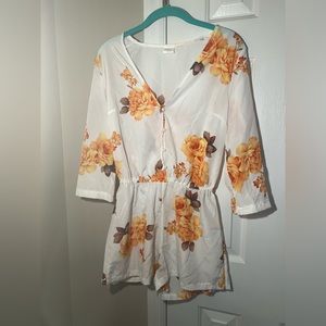 NWOT White Romper - Small